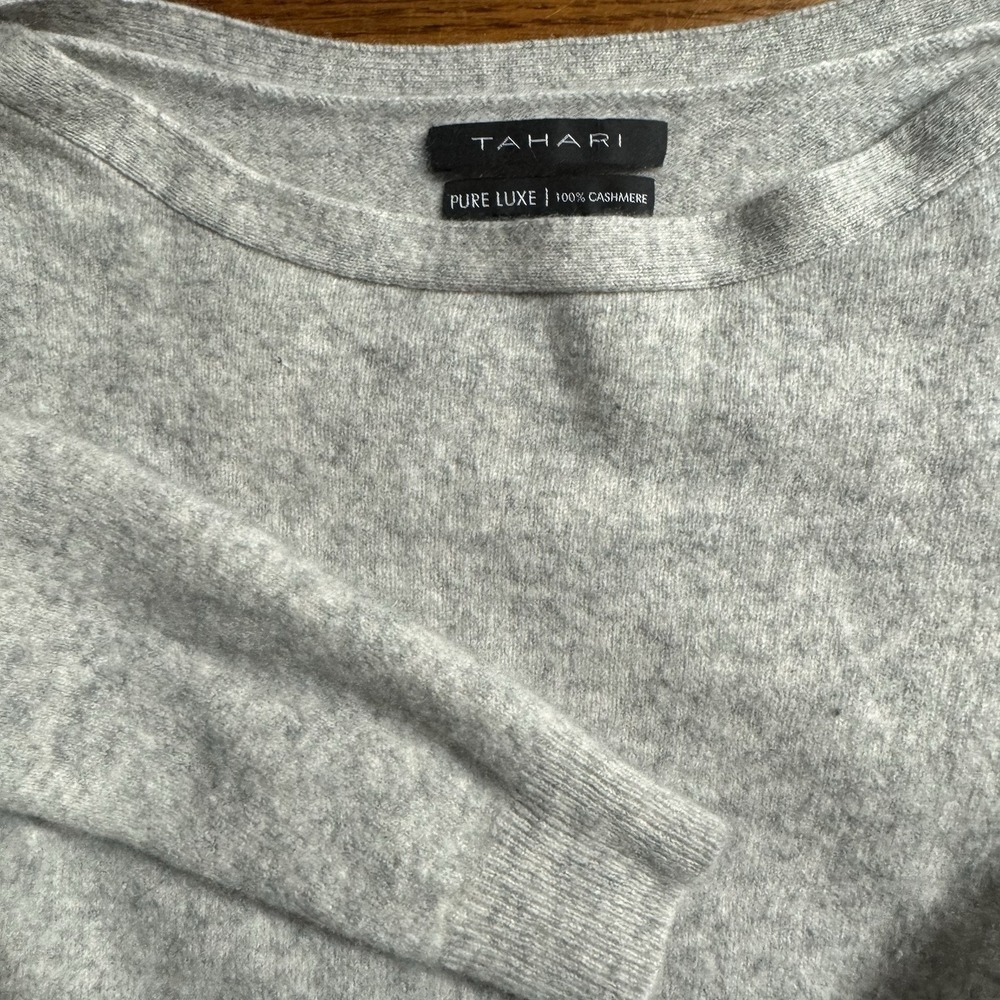 Tahari 100% Cashmere Luxe sweater Size M Medium Gray‎